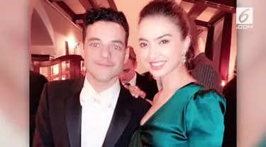 Raline Shah berkesempatan dapat berfoto dengan pemenang Golden Globe 2019, Rami Malek.