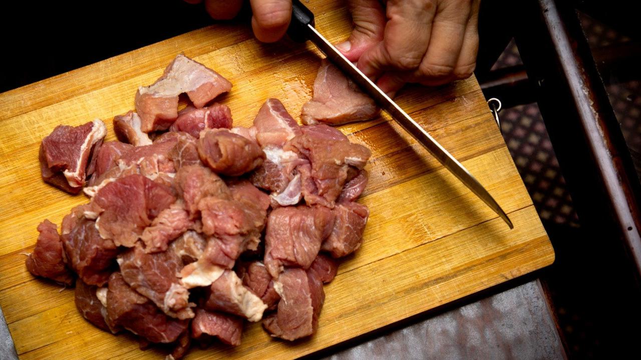 Agar Minim Kolesterol, 8 Tips Praktis Mengurangi Lemak dan Minyak Saat Memasak Daging Kurban