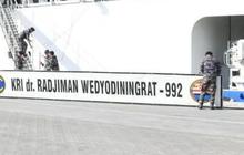 KRI dr. Radjiman Wedyodiningrat Singgah di Jeddah Usai Kirim Bantuan ke Palestina, Satgas Beragama Muslim Dapat Hadiah Spesial