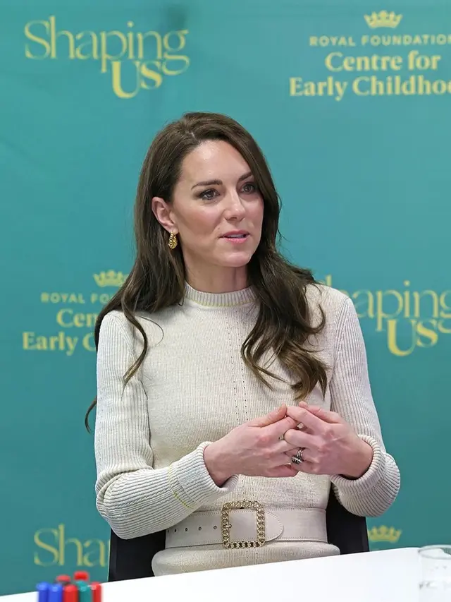 Kate Middleton Kenakan Gaun Terbaru Rancangan Victoria Beckham, Desainer Kesayangan Meghan Markle