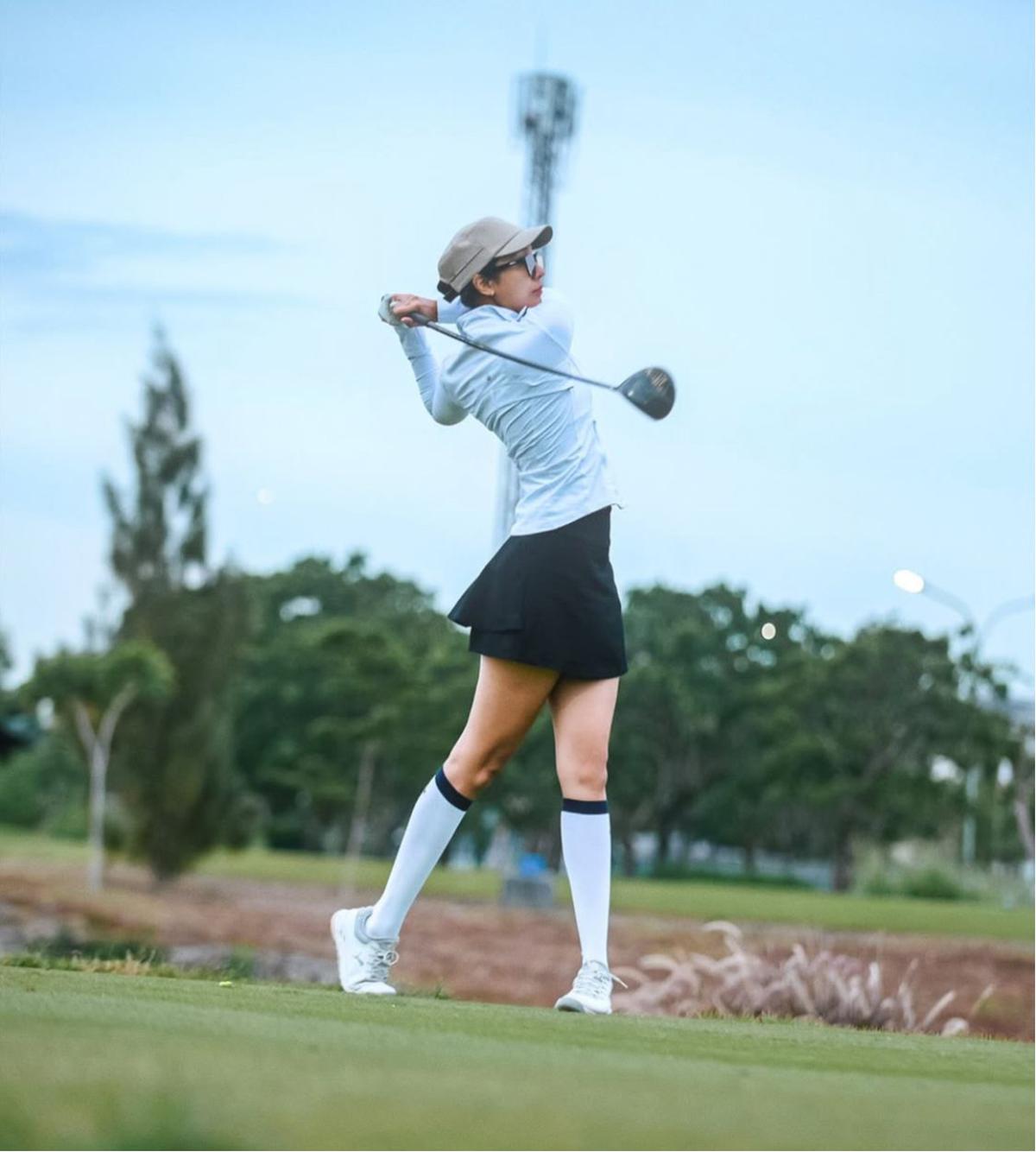 Tampil Sporty dan Stylish, Intip Potret Anya Geraldinedalam Berbagai Kegiatan Olahraga