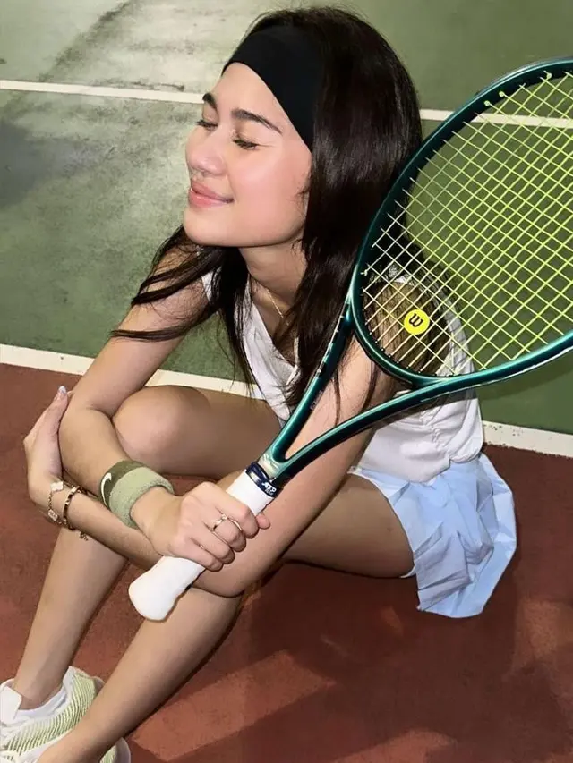 6 Gaya Sporty Stylish Azizah Salsha yang Punya Hobi Main Tenis