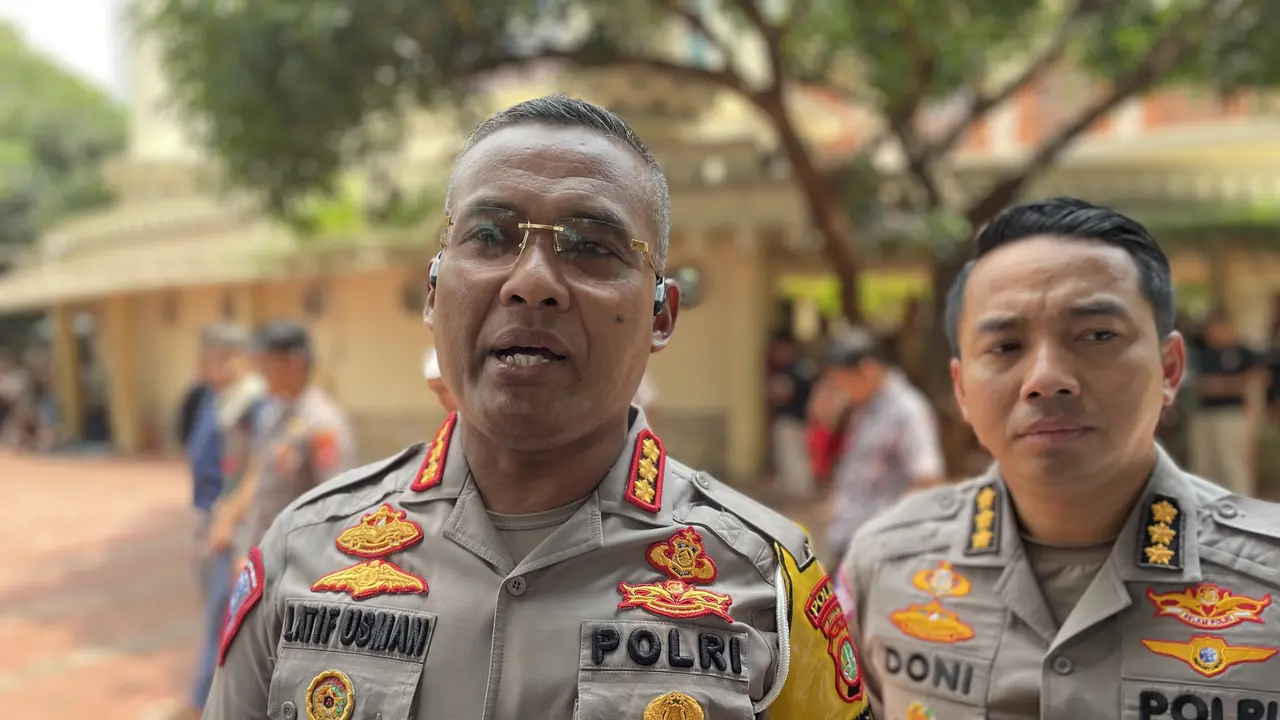 Polisi siapkan skenario rekayasa lalu lintas di sekitar Gedung DPR/MPR, menyusul aksi unjuk rasa yang digelar oleh sejumlah elemen massa pada hari ini, Jumat (1/3/2024).