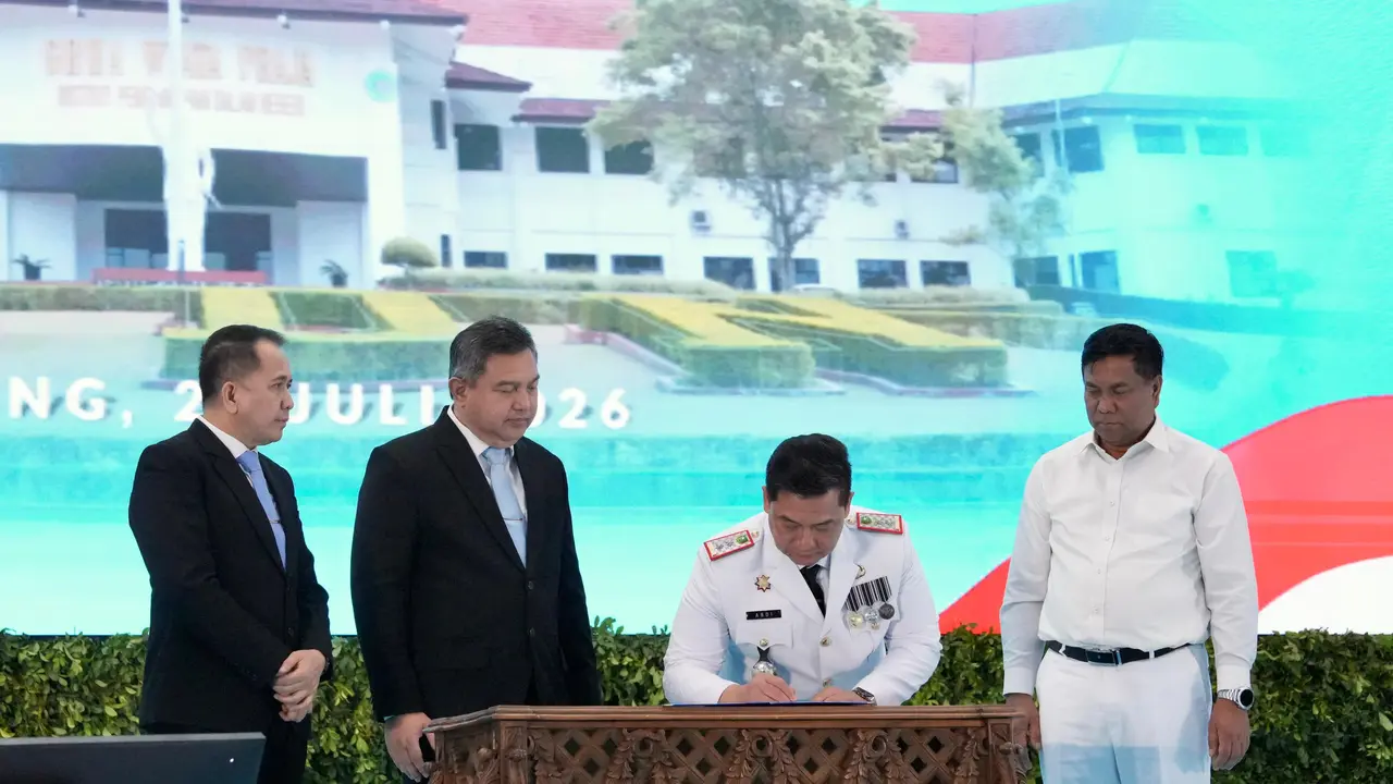 Sekretaris Jenderal (Sekjen) Kemendagri Tomsi Tohir dalam acara serah terima lulusan IPDN Angkatan XXXIII di Balairung Rudini, Kampus IPDN Jatinangor, Kabupaten Sumedang, Jawa Barat, Rabu (29/7/2026). (Istimewa)