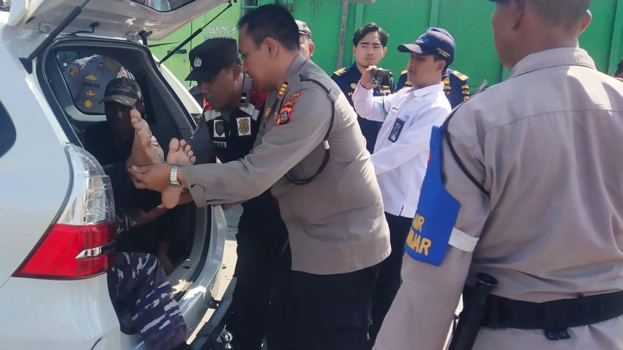 Nelayan Selamatkan Penumpang Jatuh di Pelabuhan Gilimanuk