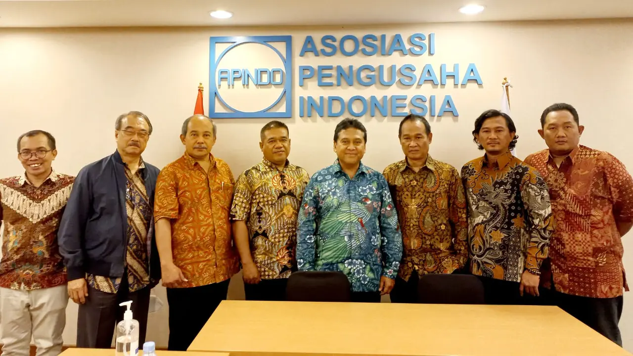 Dewan Pimpinan Pusat Ganjaran Buruh Berjuang (GBB) menggelar pertemuan dengan Dewan Pimpinan Pusat Asosiasi Pengusaha Indonesia (DPP APINDO) di Permata Kuningan, Jakarta (Istimewa)