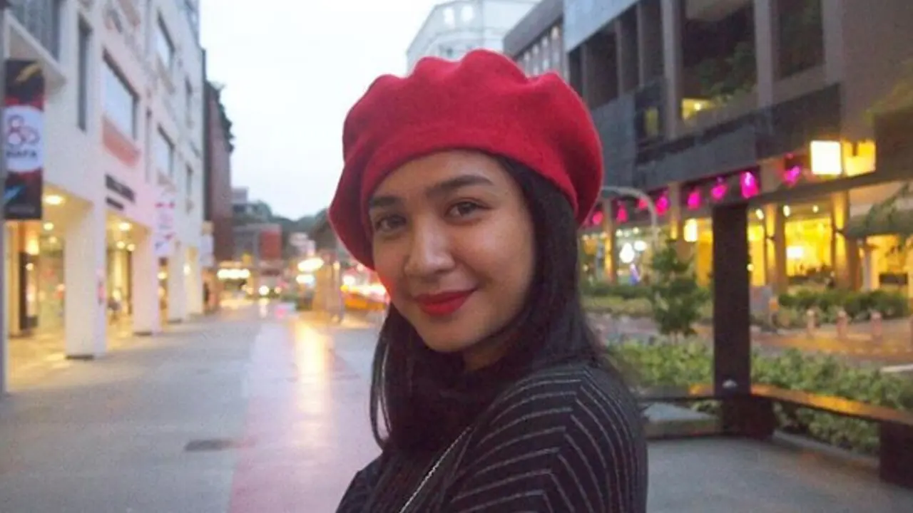 Simpel Tapi Fresh, Gaya Kasual Mikha Tambayong Asyik untuk Ditiru