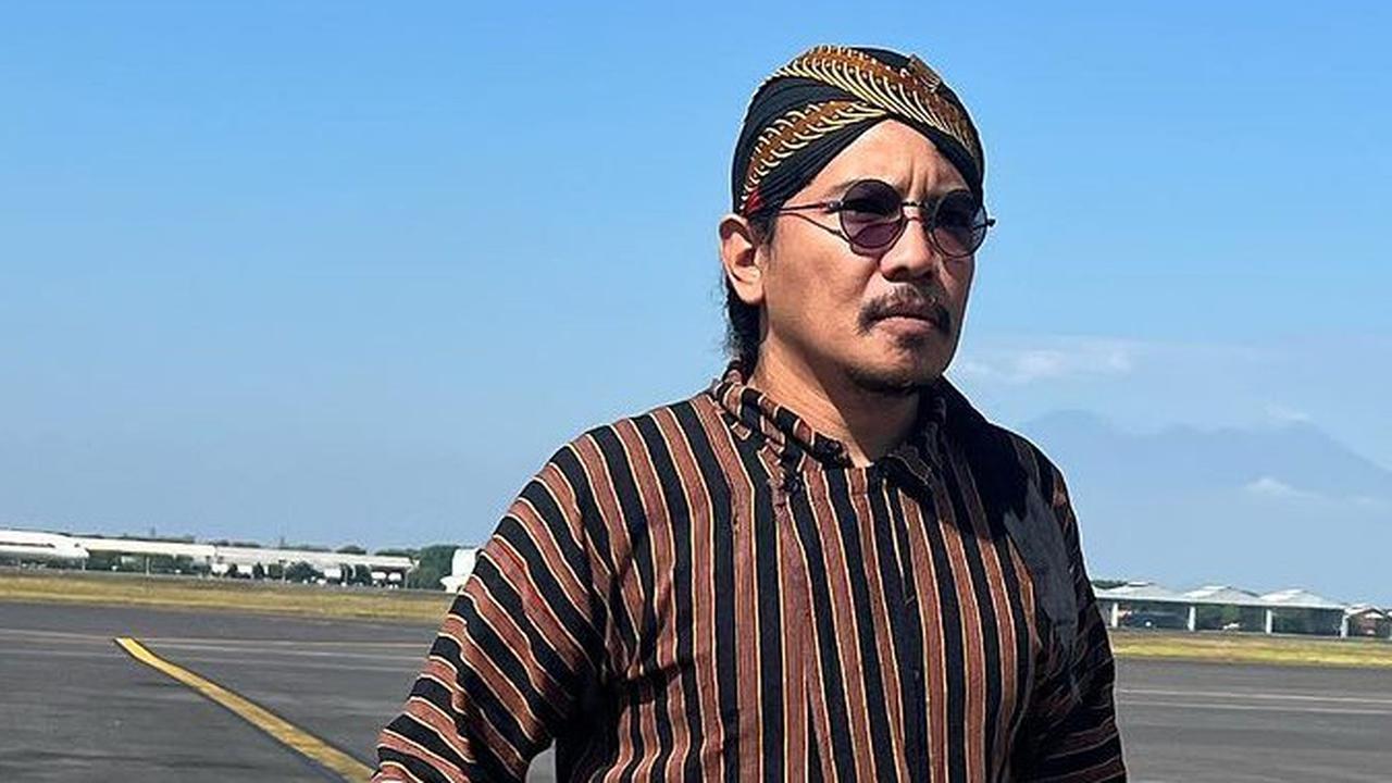 Dapur Kayu Milik Cella Kotak, Dikelilingi Oleh Nuansa Hijau Kota Yogyakarta