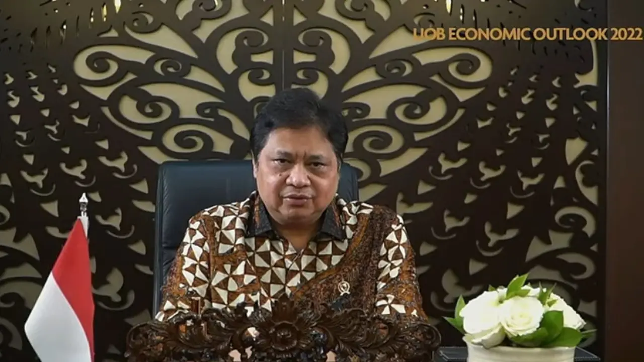 Menteri Koordinator Bidang Perekonomian Airlangga Hartarto dalam Webinar UOB Economic Outlook 2022 bertajuk “Empowering the Indonesian Economy for Stronger Recovery”, (Sumber ekon.go.id)