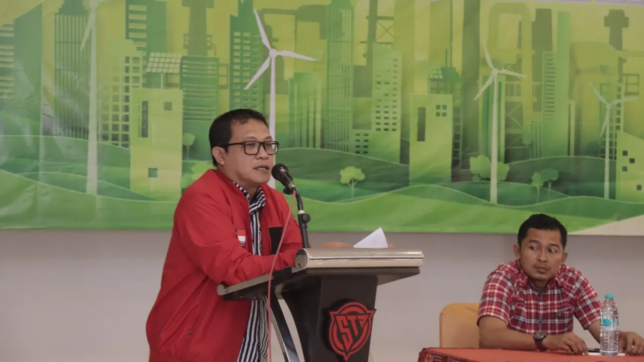 Anggota Komisi VI DPR RI Sony T Danaparamita  lakukan sosialisasi Proses Transisi Energi Bersih Yang Berkelanjutan (Istimewa)