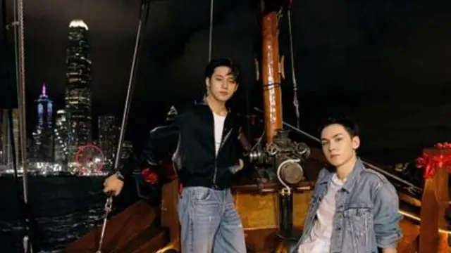 Momen Mewah MINGYU & VERNON SEVENTEEN di Hong Kong, Menikmati Pesona Malam Victoria Harbour yang Memikat