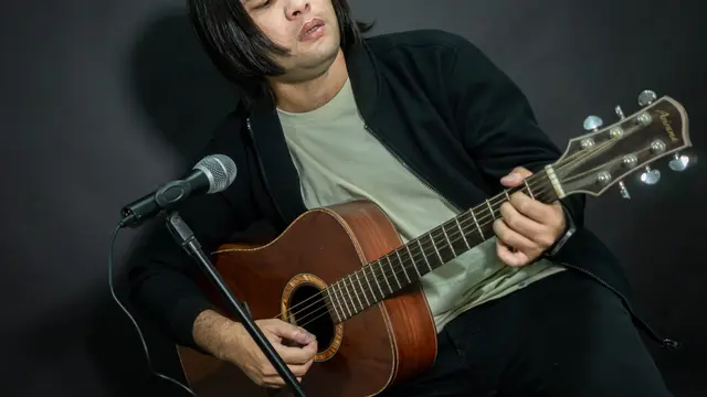Calvin Dores Siap Bangkit di Industri Musik, Bawa Kisah Penantian dan Harapan di Single Sampai Kapankah
