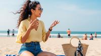 Outfit ke Pantai (AI)