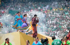 J Balvin tampil pada upacara pembukaan Piala Dunia 2026. (AP Photo/Natacha Pisarenko)