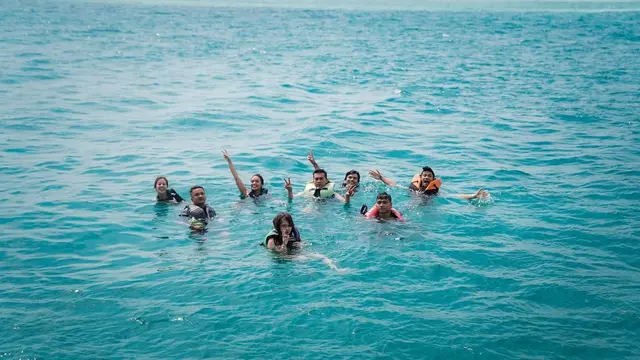 7 Potret Liburan Adhisty Zara di Kepulauan Seribu, Sambil Rayakan Ultah