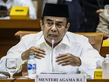 Menteri Agama Fachrul Razi saat Rapat Kerja dengan Komisi VIII DPR di Jakarta, Selasa (8/9/2020). Fachrul Razi menyatakan tidak tahu jika pernyataannya soal radikalisme masuk masjid melalui anak muda yang menguasai bahasa Arab dan good looking akan menjadi konsumsi publik. (Liputan6.com/Johan Tallo)