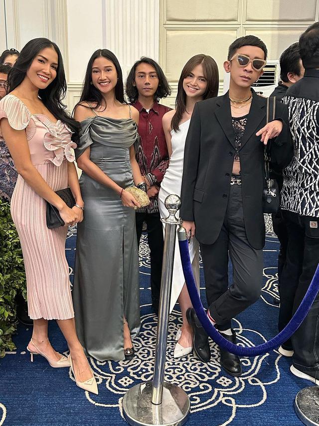 8 Potret Seleb Hadiri Pernikahan Adinda Thomas, Jennifer Dunn Tampil Manglingi