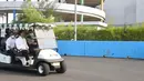 <p>Presiden Joko Widodo bersama Gubernur DKI Jakarta saat meninjau lokasi sirkuit Formula E di Ancol, Jakarta, Senin (25/4/2022). Jokowi meninjau ditemani langsung Gubernur DKI Jakarta Anies Baswedan. (Foto: Rusman - Biro Pers Sekretariat Presiden)</p>