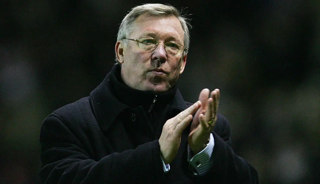 Kehadiran Sir Alex Ferguson sebagai pelatih MU menjadi perusak hegemoni kekuasaan Liverpool. Pria Skotlandia itu berhasil mempersembahkan 13 gelar juara Liga Inggris untuk Setan Merah. (AFP/Paul Ellis)