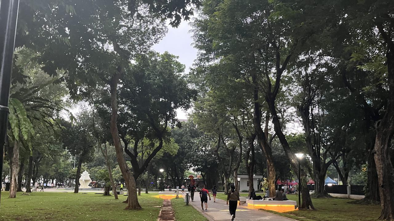 Suasana di Taman Lapangan Banteng, Jakarta Pusat. Taman ini menjadi percontohan yang akan dibuka selama 24 jam.