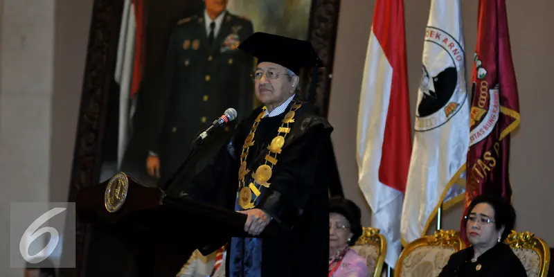 20160725- Mahathir Mohamad saat Hadiri Dies Natalis ke-17 Universitas Bung Karno-Jakarta- Johan Tallo