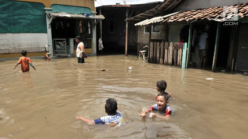 Hujan Guyur Jakarta, Ratusan Rumah di Rawa Terate Terendam Banjir