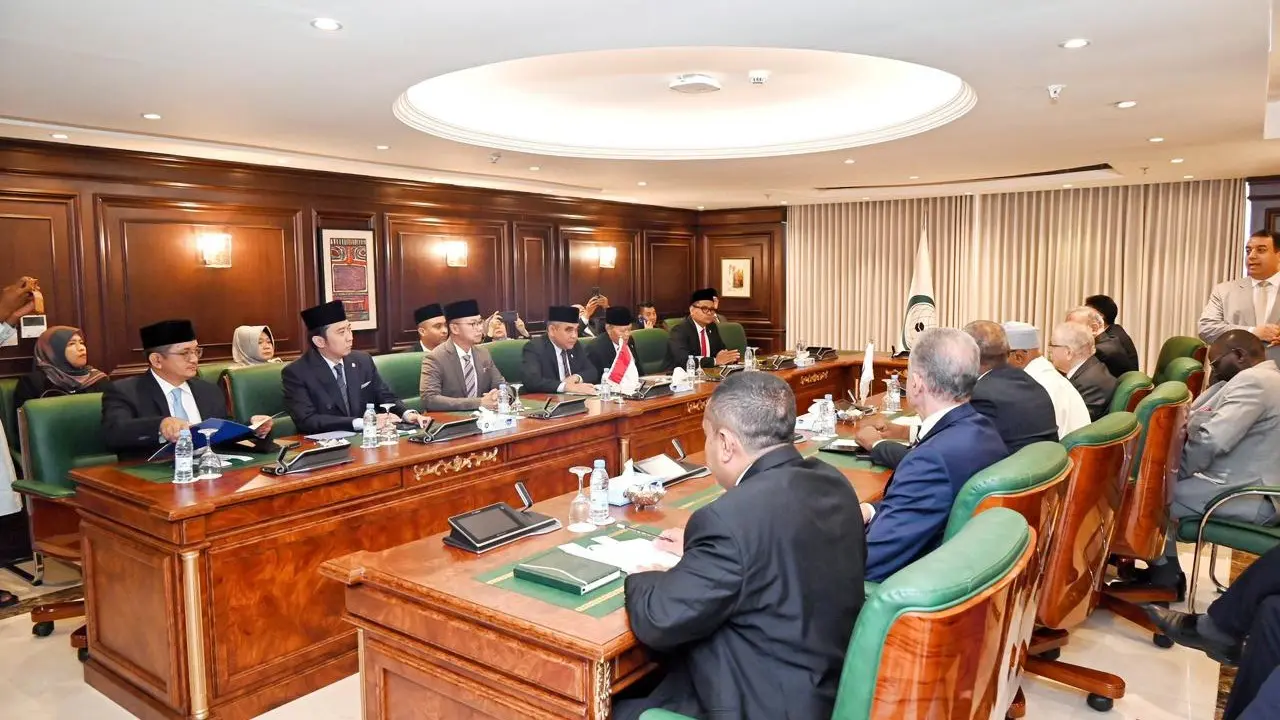 Ketua MPR RI Ahmad Muzani bersama Wakil Ketua MPR Hidayat Nur Wahid, Edhy Baskoro Yudhoyono, Edhy Soeparno, dan Abchandra Muhammad Akbar melakukan pertemuan dengan Sekjen Organisasi Kerja Sama Islam (OKI) di Jeddah, Arab Saudi.