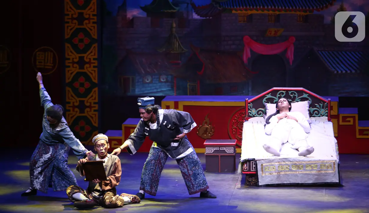 Teater Koma kembali berproses dan menggelar lakon bertajuk SAMPEK ENGTAY yang mengisahkan tentang Engtay, gadis dari Serang, yang ingin bersekolah ke Betawi.