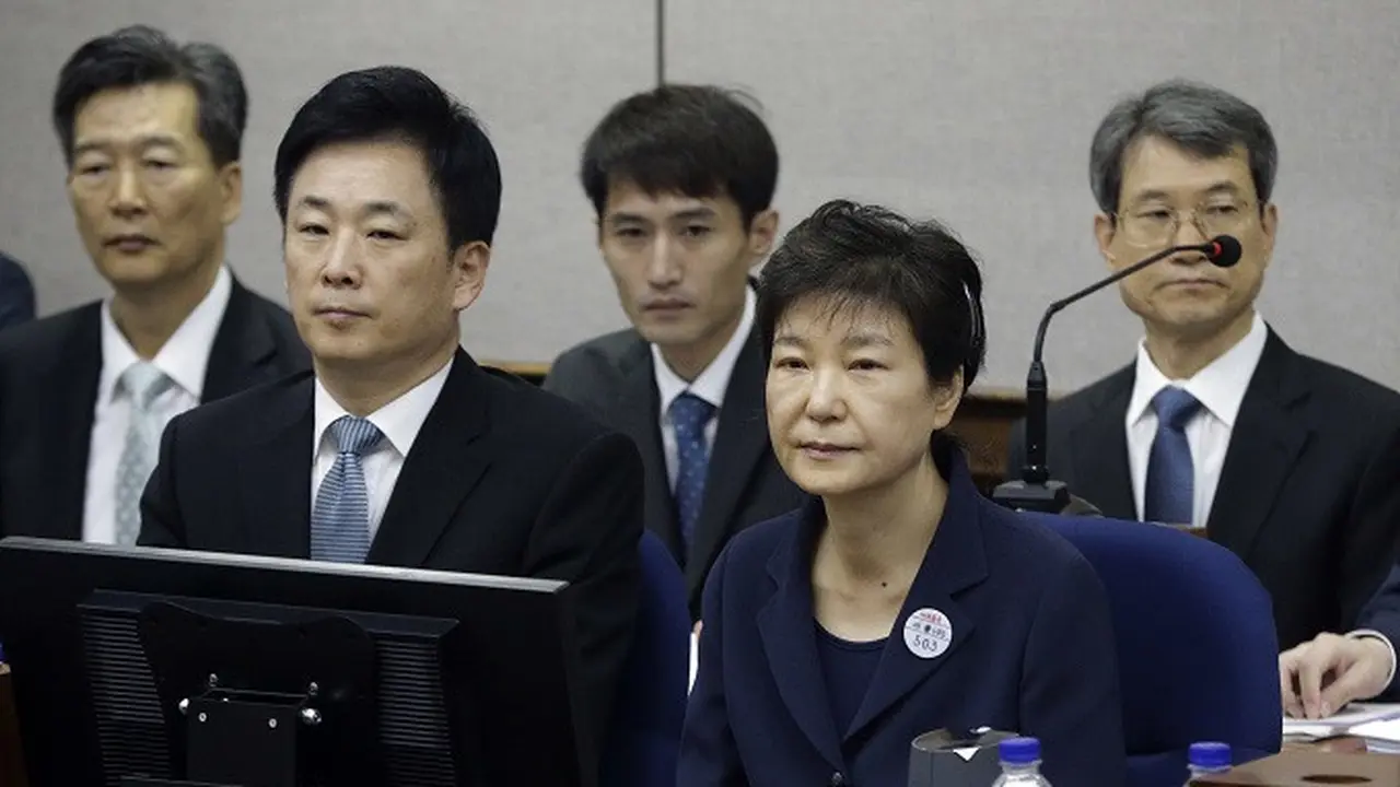 Mantan presiden Park Geun-hye jalani sidang perdana atas serangkaian kasus korupsi