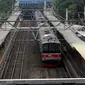 Sebanyak 29 unit rangkaian kereta rel listrik (KRL) wilayah Jakarta, Bogor, Depok, Tangerang, dan Bekasi (Jabodetabek) yang akan berhenti beroperasi periode 2023-2024, berpotensi menganggu layanan transportasi publik di masyarakat. (Liputan6.com/Johan Tallo)
