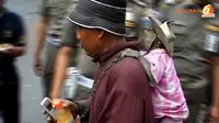 [VIDEO] Kejar-kejaran Topeng Monyet dan Satpol PP