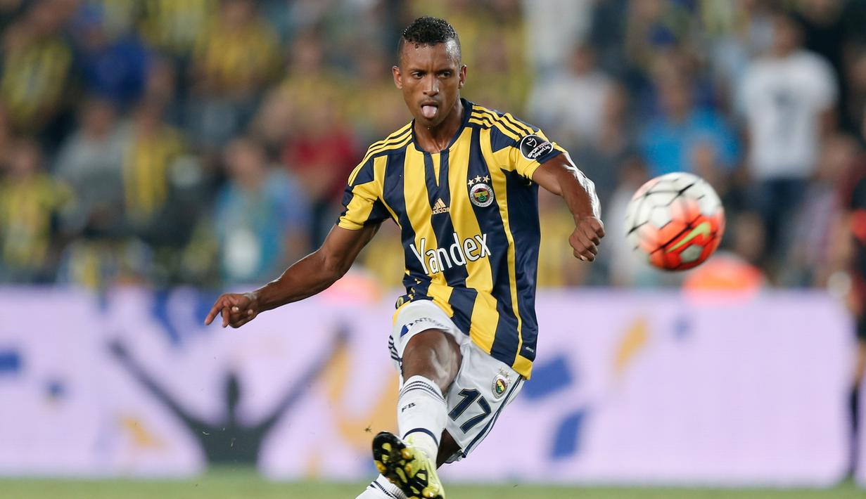 Luis Nani pindah ke Fenerbahce dari Manchester United musim lalu dan hanya bertahan satu musim sebelum memutuskan hijrah ke Valencia. (www.squawka.com)