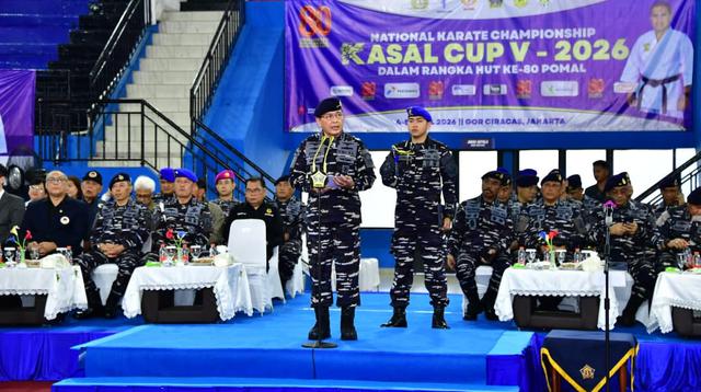 Wakil Kepala Staf Angkatan Laut (Wakasal) Laksdya TNI Edwin, S.H., M.Han., M.H., membuka Kejuaraan Nasional Karate KASAL CUP V 2026 di GOR Ciracas, Jakarta Timur yang berlangsung pada Sabtu (04/04/2026) hingga Minggu (05/04/2026). (dok. TNI AL)