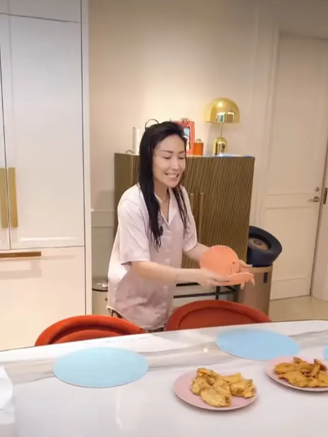 Ruang makan rumah Ayu Dewi (Foto: Instagram @mrsayudewi)