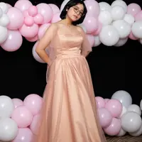 “Cuma aku tuh kecewanya karena aku pakai baju biasa, dan itu aku lagi main satu aplikasi. Aku cuma joget-joget pakai kaus. Enggak ketat, enggak minim. Cuma kaus. Tetap saja ada yang kayak begitu (melakukan pelecehan secara verbal),” cerita Cinta. (Instagram/cintakuya)