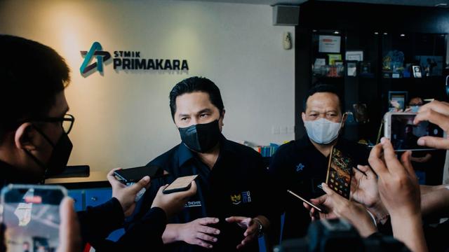 Menteri BUMN Erick Thohir kampus STMIK Primakara, Denpasar, Minggu sore (19/9/2021).