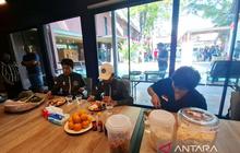 Rendang Mpok Elly: Juara Kuliner Indonesia yang Mengobati Rindu di SEA Games Thailand