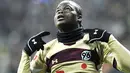Selebrasi gol yang khas dari striker Hannover 96 asal Pantai Gading, Didier Ya Konan, usai menjebol gawang Werder Bremen dalam lanjutan Bundesliga, di Bremen, 13 Februari 2011. AFP PHOTO / FABIAN BIMMER