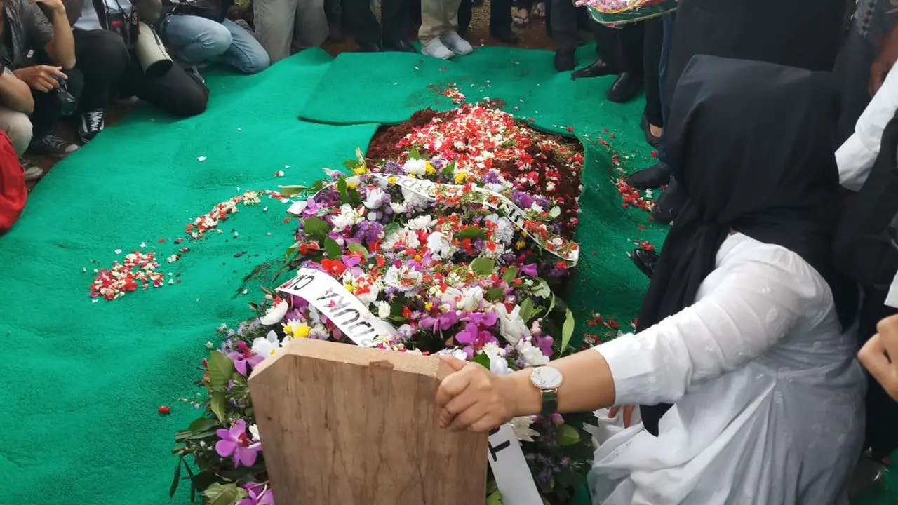 Pemakaman AM Fatwa