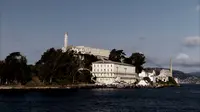Sewaktu masih berfungsi sebagai lembaga pemasyarakatan, Alcatraz dikenal sangat ketat, tapi ada 4 orang napi yang kabur dengan tenang.