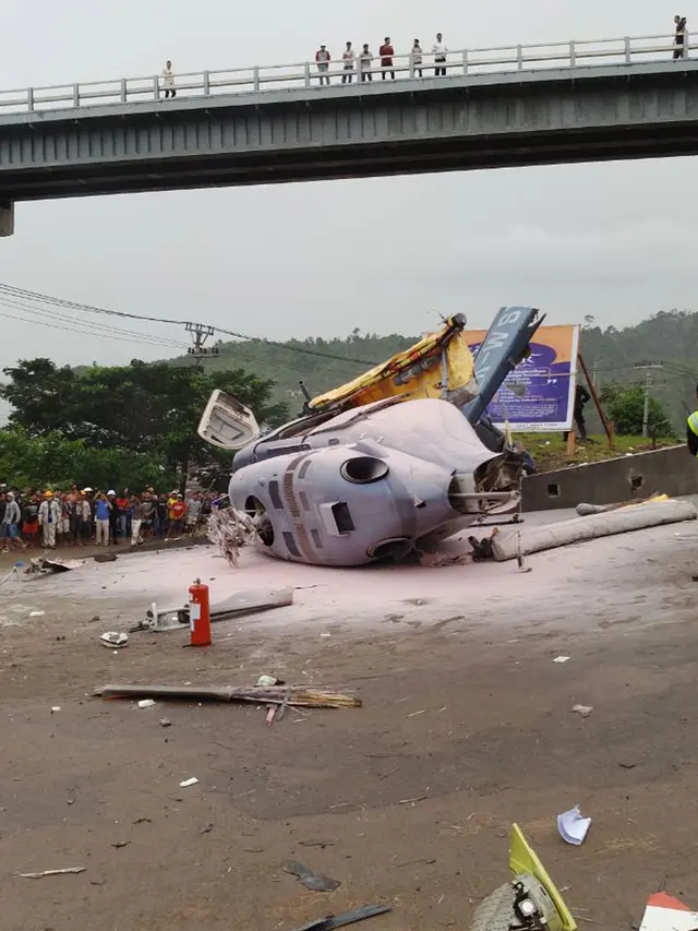 Helikopter Milik PT IMIP Jatuh di Area Tambang