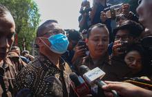 VIDEO: Momen Bupati Pati Sudewo Datang Ke KPK 'Tutupi Muka' Pakai Masker "Ya Terima Kasih!"