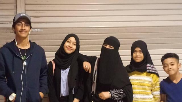 7 Potret Kebersamaan Umi Pipik Bersama Keempat Buah Hatinya, Selalu Kompak