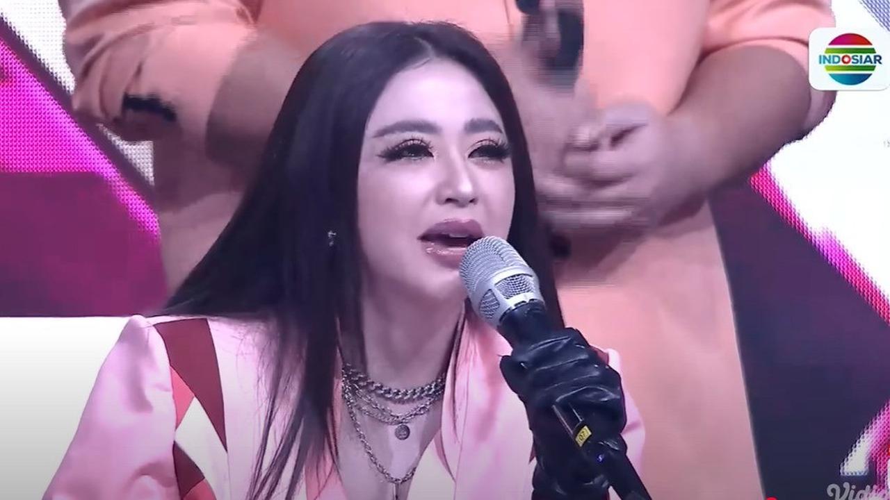 Potret Cantik dan Gemas April Peserta D'Academy 7 Asal Cirebon, Dewi Perssik Sebut Mirip Lesti Kejora