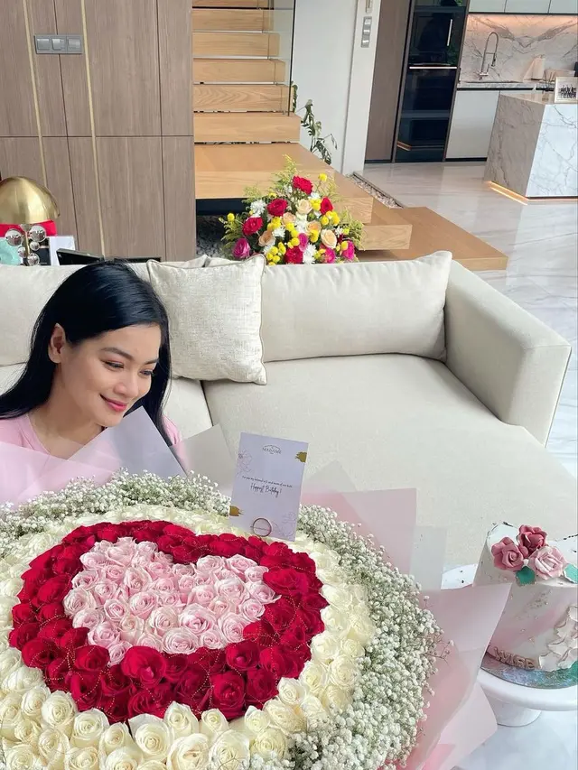 Momen ulang tahun Titi Kamal ke-40 (Foto: Instagram/@titi_kamall)