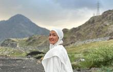 Absen dari Layar Kaca, Intan Nuraini Bagikan Momen Umroh bersama Keluarga