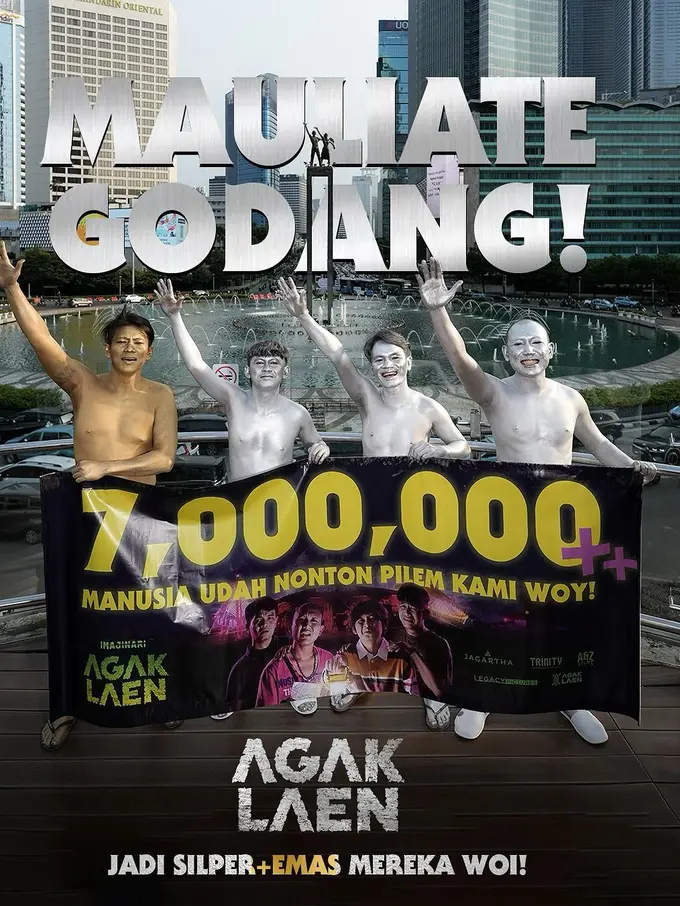 Pemeran utama 'Agak Laen' jadi manusia silver (Instagram/pilem.agak.laen)