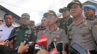 Kapolri Jenderal Tito Karnavian memberi keterangan pers usai melihat jasad Santoso di RS Bhayangkara Palu (Liputan6.com/Dio Pratama)