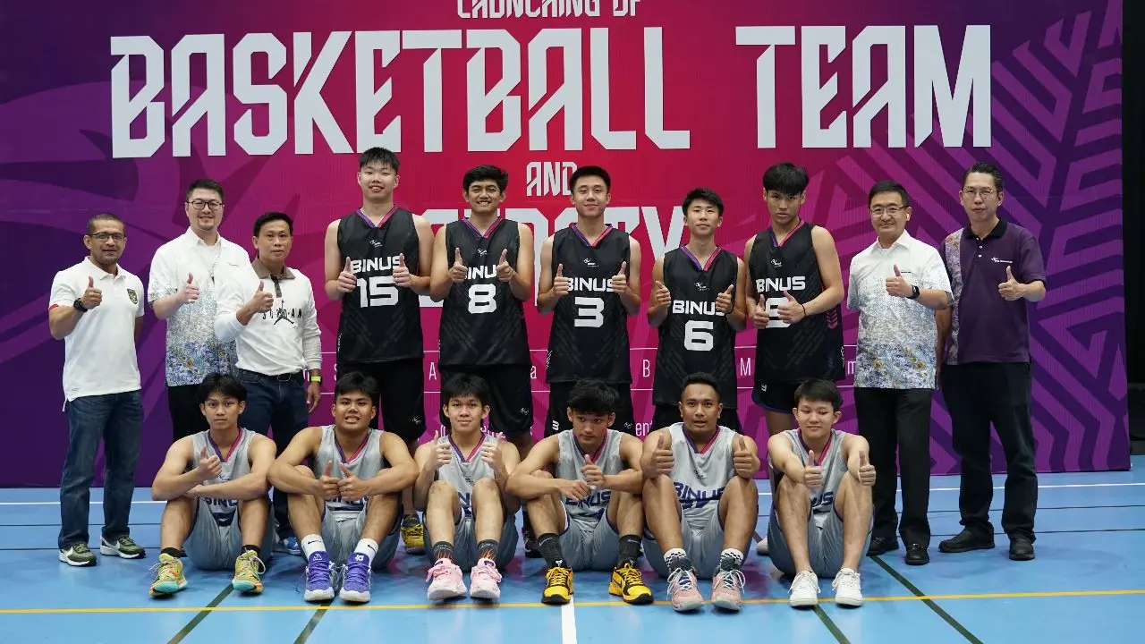 Tim bola basket Binus. Seluruh atlet mendapat beasiswa