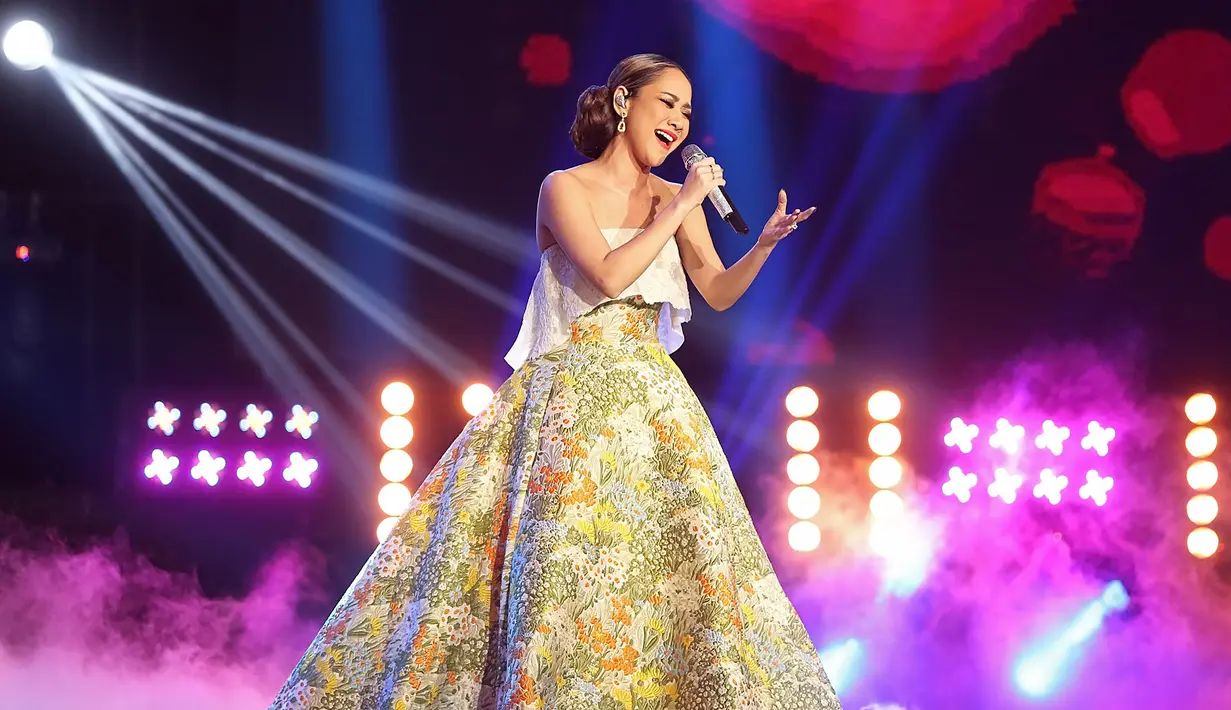 Sementara Bunga Citra Lestari, artis yang akrab dengan sapaan Unge juga mendapat penghargaan dalam kategori The Brightest Star. (Bambang E.Ros/Bintang.com)